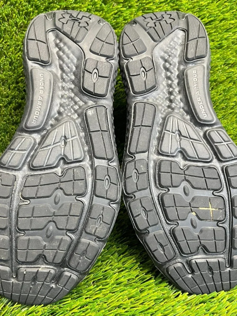 Under Armour Charged Rogue 3 Womens Size 8 Triple Black Running Shoes Sneakers